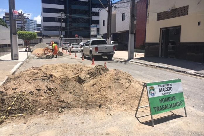 Obras em ruas da Jatiúca devem ser concluídas semana que vem