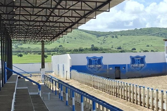 Folha aponta uso de verba do Fundeb em reforma de parque de vaquejada privado em Alagoas