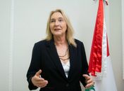 Secretária Kátia Born 