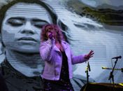 Suzi Mariana exacerba sua verve roqueira em show no Teatro de Arena 