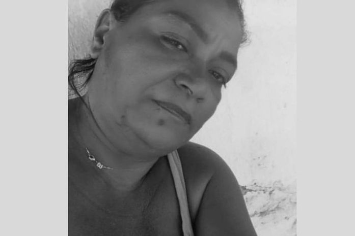 Mulher morre após colisão entre moto e caminhão na BR-423, no Sertão de Alagoas