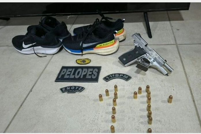 PM prende suspeito de furto e apreende arma e drogas em Santana do Ipanema e Penedo