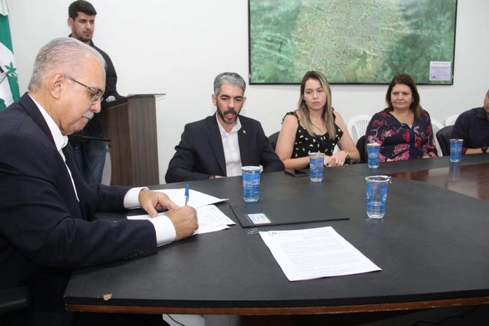Prefeitura e Rotary Arapiraca assinam termo de Comodato de Escolas do Município