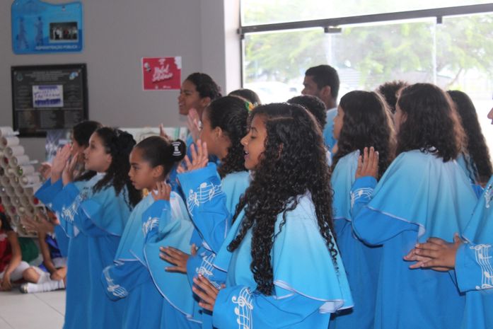 Centro Administrativo de Arapiraca é tomado por espírito natalino com coral e pastoril