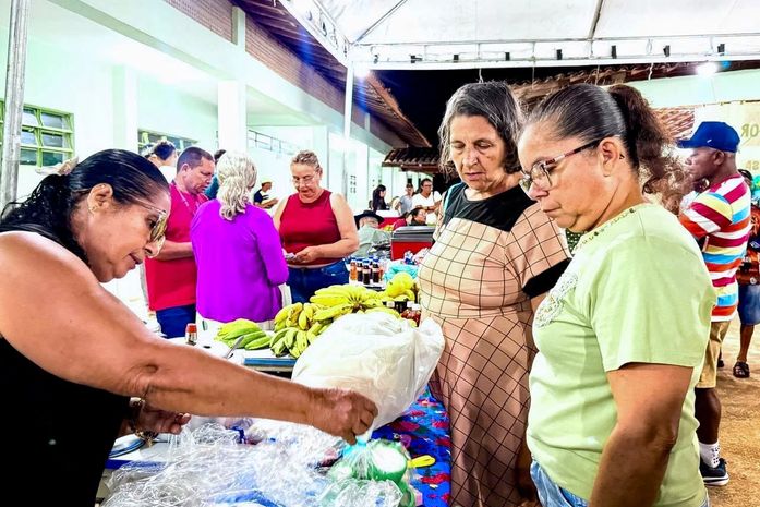 Feiras da EJA movimentam R$ 58 mil em seis meses em Limoeiro de Anadia
