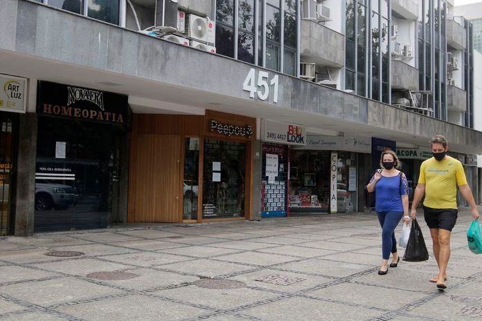 Pandemia fecha 39,4% das empresas paralisadas, diz IBGE