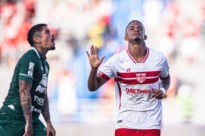 Série B: CRB faz o dever de casa e vence a Chapecoense no Estádio Rei Pelé