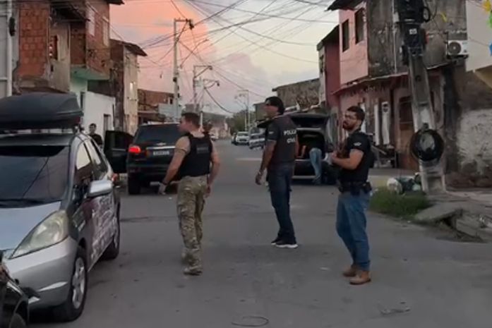 Ação integrada desarticula grupo ligado ao Comando Vermelho em Maceió e no Rio de Janeiro