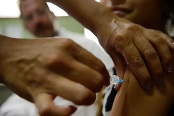 Vacinação de adolescentes de 15 a 19 anos contra o HPV é prorrogada
