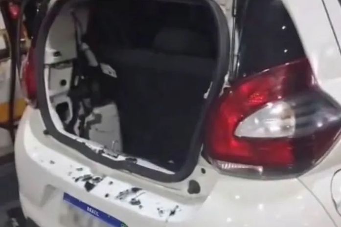 Carro de aplicativo é atacado e passageiro é atropelado no Farol em noite de jogo do CSA