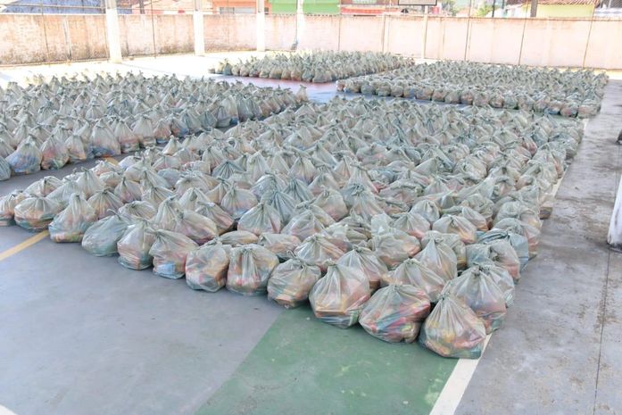 Prefeitura de São Sebastião entrega 7 mil kits de alimentação apara alunos da rede