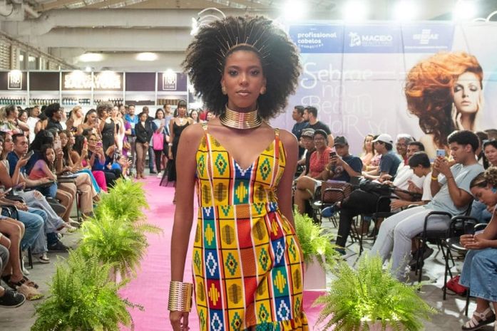 Desfile colaborativo celebra beleza e diversidade