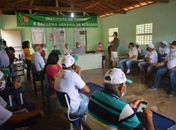 Produtores rurais recebem documento que garante direitos ao agricultor no Sertão