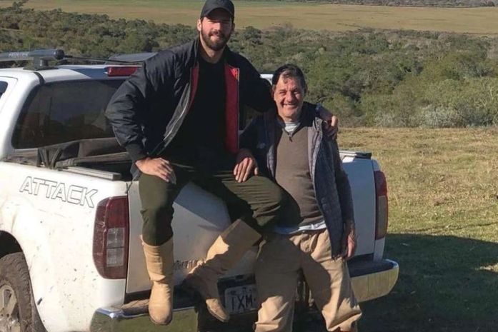 Pai dos goleiros Alisson e Muriel morre após mergulho no RS