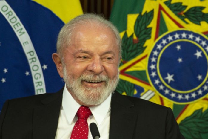 Confira os novos salários de Lula, ministros do STF e congressistas a partir de sábado
