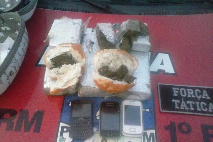 Polícia prende em flagrante duas mulheres com sanduíches de maconha no Prado