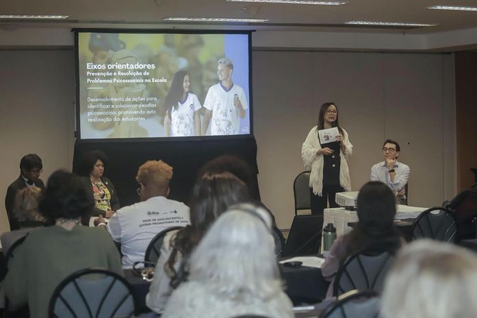 Seduc apresenta programa “Coração de Estudante” em congresso internacional inédito no Brasil