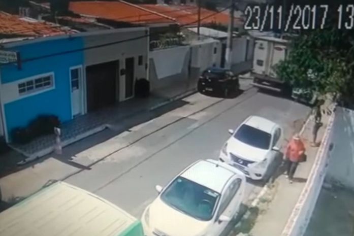 O acusado do assalto, André Luiz Correia Couto, de 22 anos, foi identificado e preso pela DRFVC
