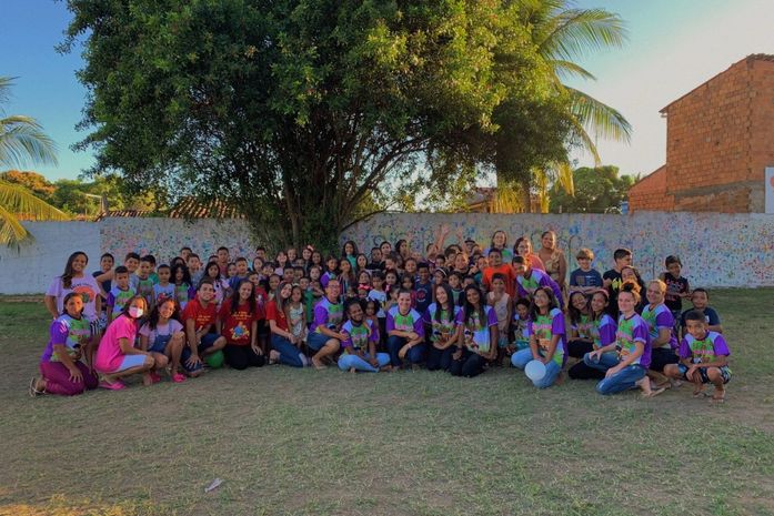 Artista plástica alagoana realiza trabalho em parceria com fábrica de tintas em comunidade de Paripueira