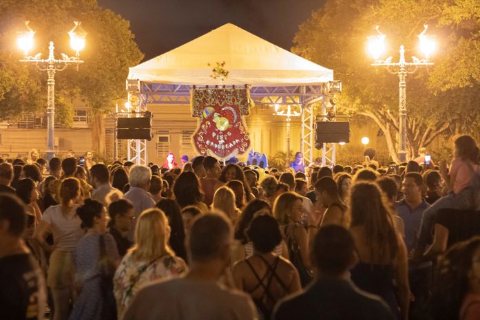 Lei que obriga uso de 50% das verbas de eventos para artistas locais é promulgada em Maceió