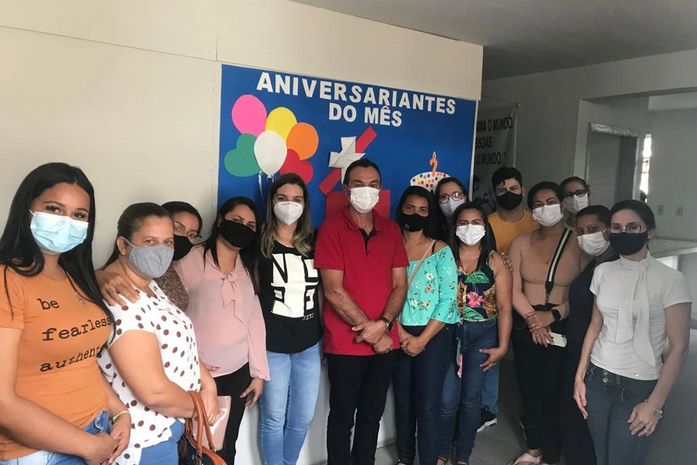 Educação de Anadia anuncia nova rota de transporte para universitários