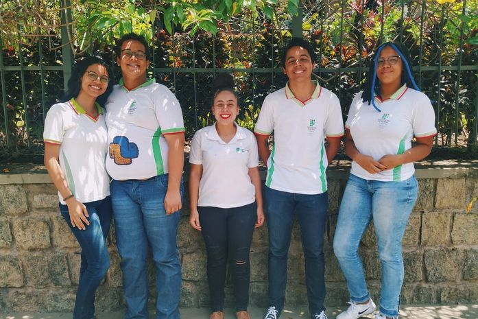 Deivid Nicolas , Maria Eduarda, Sâmara Silva e Severino Tenório todos estudantes do 3º ano do Ensino Médio e do curso técnico de Informática do IFAL/Viçosa criaram o English Talkers
