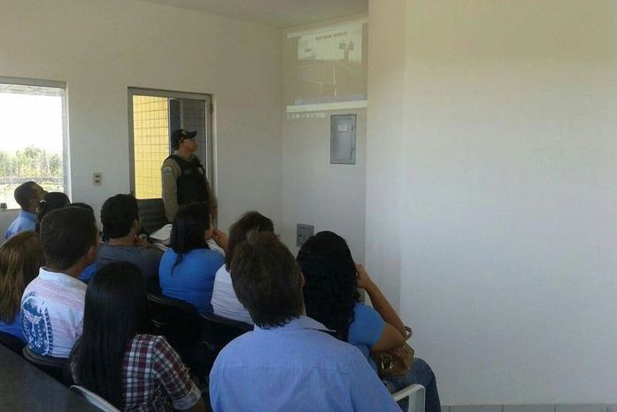 PRF realiza Cinema Rodoviário em São Miguel dos Campos