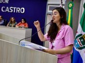 Teca Nelma vota contra novo pedido de empréstimo da Prefeitura e cobra
transparência sobre uso de recursos