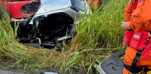 Acidente entre carro e caminhão deixa homem morto na BR-101, em São Miguel dos Campos