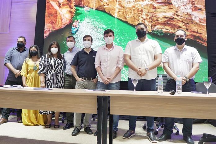 Prefeito e secretário de turismo de Piranhas participam de reunião para fomento dos roteiros turísticos em Alagoas