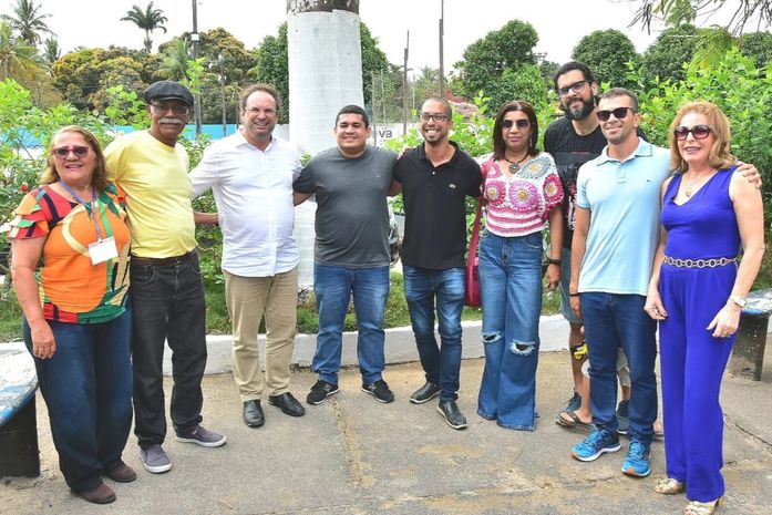 Professores são pilares da esperança de um mundo melhor, afirma prefeito Luciano