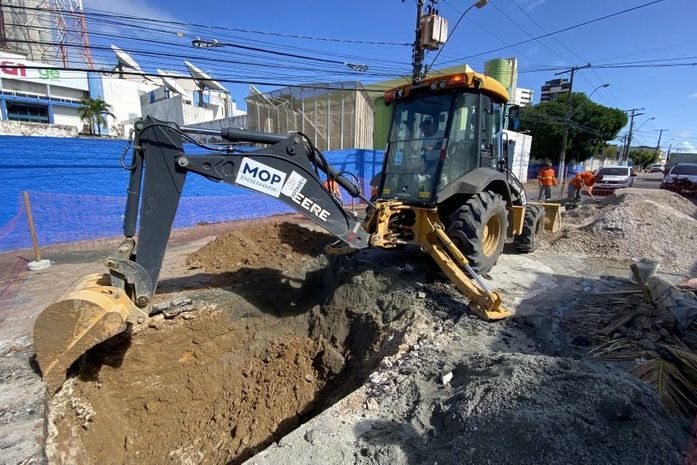 Rua Saldanha da Gama é interditada para manutenção em rede de drenagem