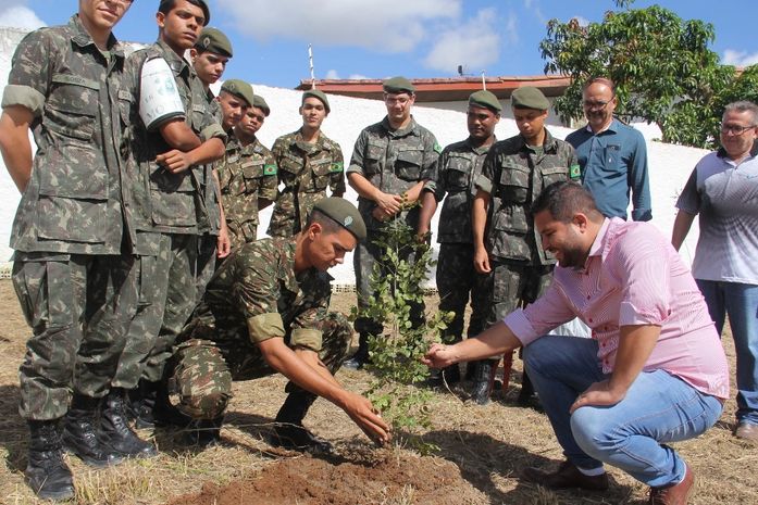 Ação de reflorestamento da área verde vai melhorar a qualidade de vida da população