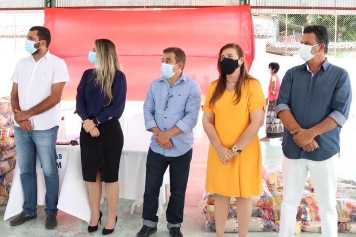 Câmara de Santana do Mundaú participa de entrega de cestas básicas a 1085 famílias carentes da cidade