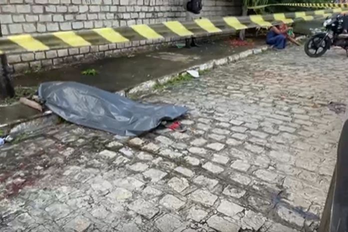 Homem é morto a tiros enquanto trabalhava em obra em residencial no Feitosa