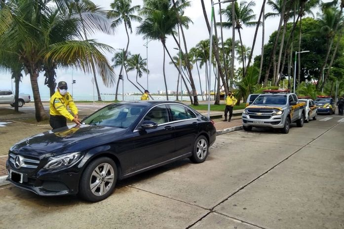 Veículos que descumprem Decreto Municipal são autuados pelo artigo 195 do CTB. x