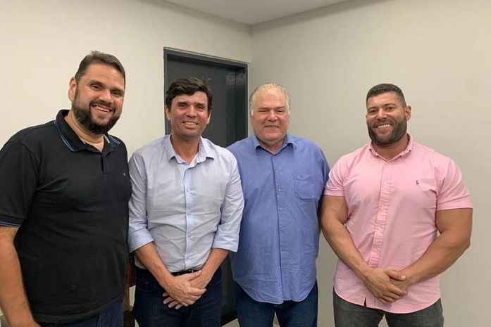 Prefeito e secretários de Educação e finanças de Piaçabuçu se reúne com Marcius Beltrão buscando investimentos para o município
