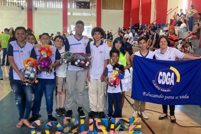 Jovens autistas desenvolvem habilidades na robótica