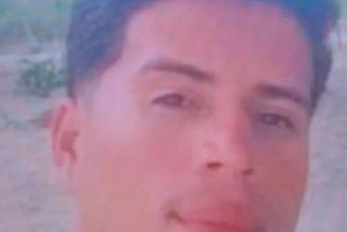 Colisão entre motocicletas deixa homem morto e esposa ferida na zona rural de São Sebastião