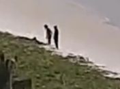 Moradores flagram homens fazendo sexo em público na Praia da Avenida; veja o vídeo