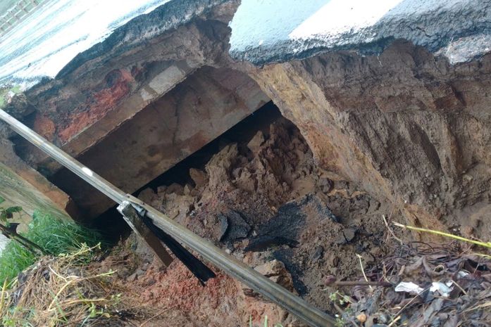 Erosão em ponte de Branquinha