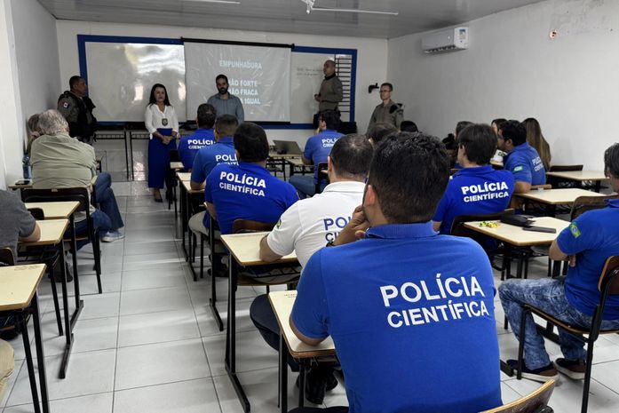 Peritos médicos legais e odontolegistas participam de instrução de tiro