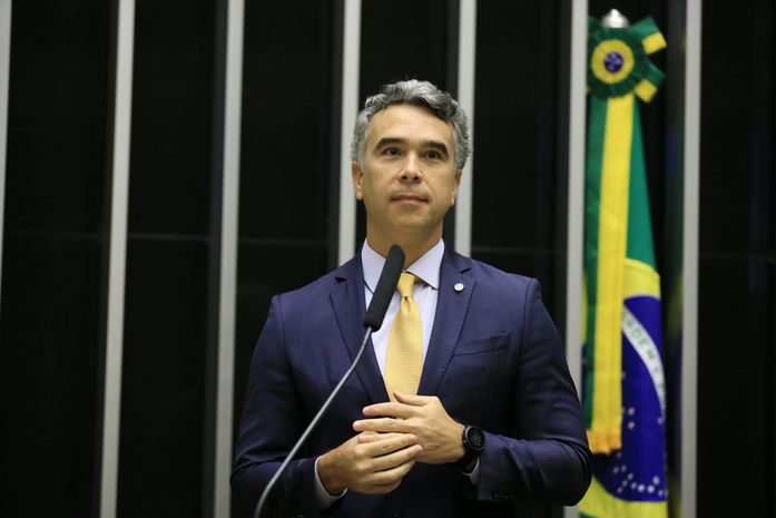 Rafael Brito comemora envio de mais de R$ 38 milhões em emendas parlamentares no primeiro ano de mandato
