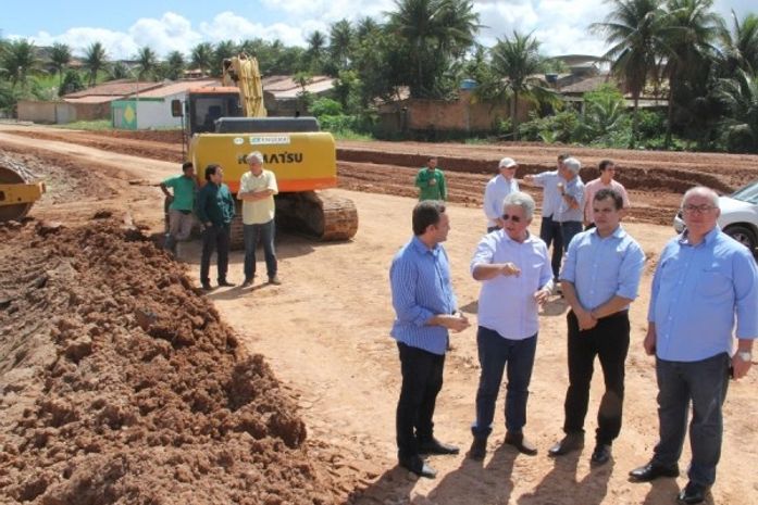 Vice-prefeito Yale vistoria obras da duplicação da AL-110