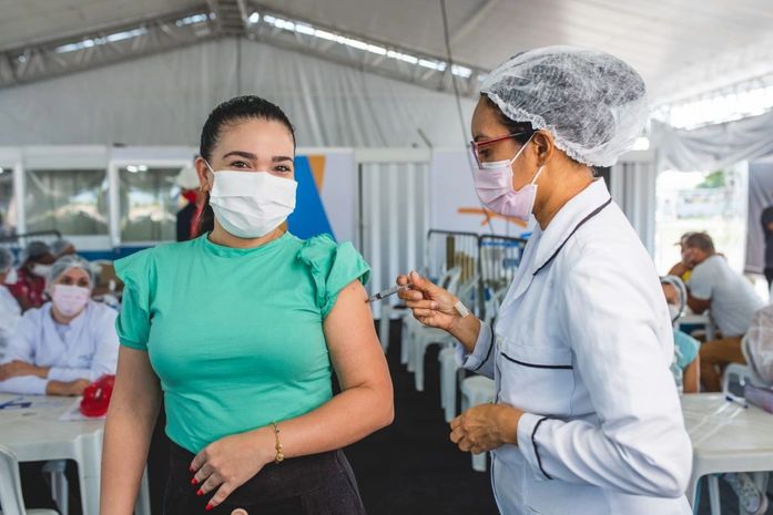 Maceió supera marca de 70% do público adulto com pelo menos uma dose da vacina contra a Covid-19