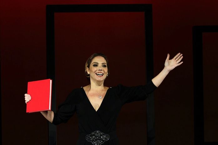 Heloísa Périssé encena peça autoral no Teatro Deodoro