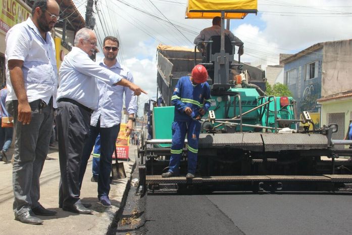 Rogério destaca envolvimento da sociedade para o crescimento de Arapiraca durante pavimentação