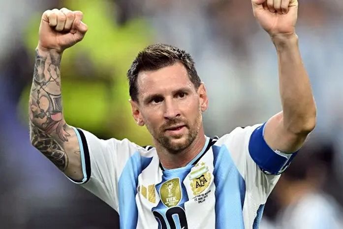 Argentina vence Inglaterra de virada e vai enfrentar Espanha na final da Copa do Mundo