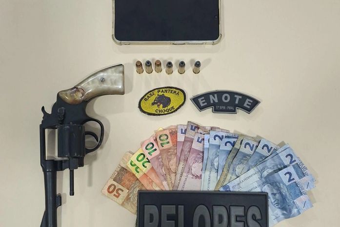Prisões por tráfico e porte ilegal de arma são efetuadas pela PM no Baixo São Francisco