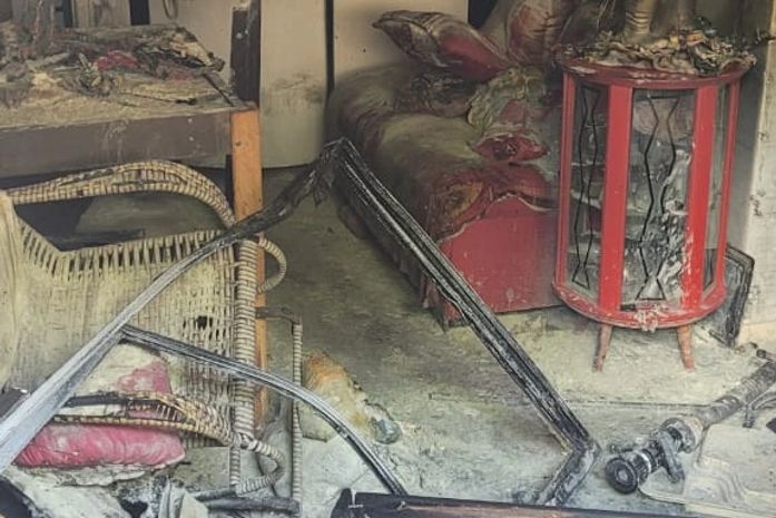 Apartamento atingido pelas chamas